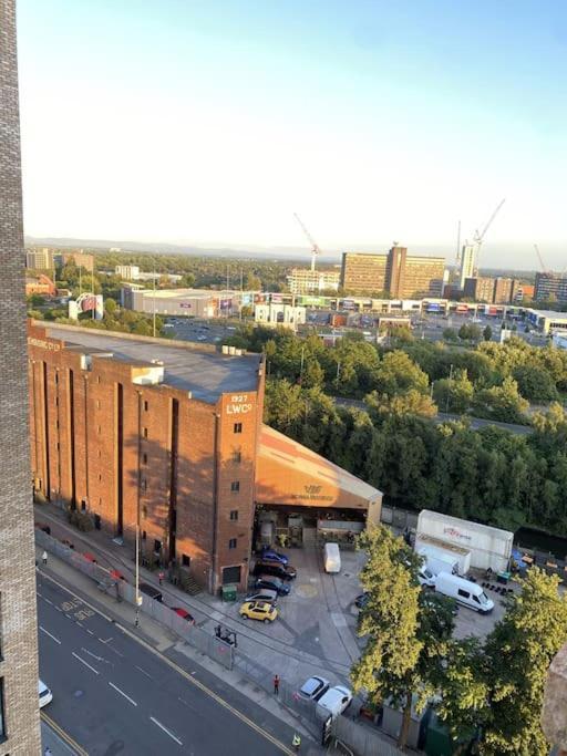 Modern Trafford 1Br Apartment-Free Parking-Cinema Room Manchester Eksteriør billede