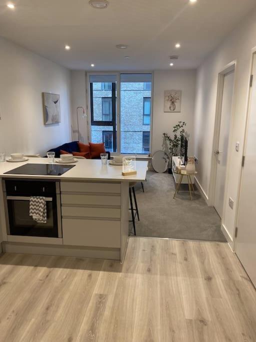Modern Trafford 1Br Apartment-Free Parking-Cinema Room Manchester Eksteriør billede