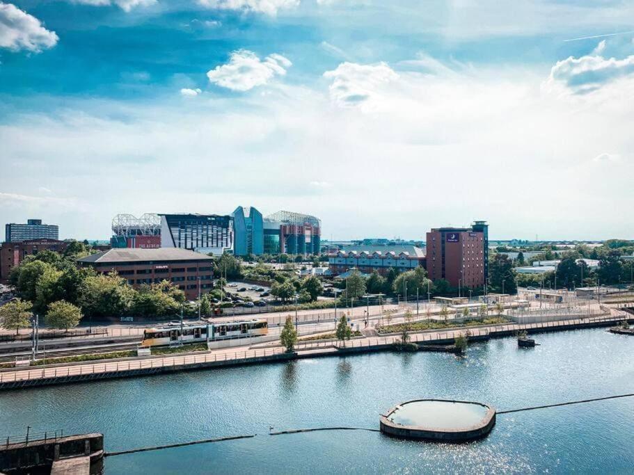 Modern Trafford 1Br Apartment-Free Parking-Cinema Room Manchester Eksteriør billede