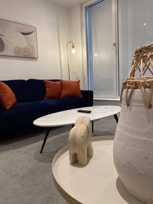 Modern Trafford 1Br Apartment-Free Parking-Cinema Room Manchester Eksteriør billede