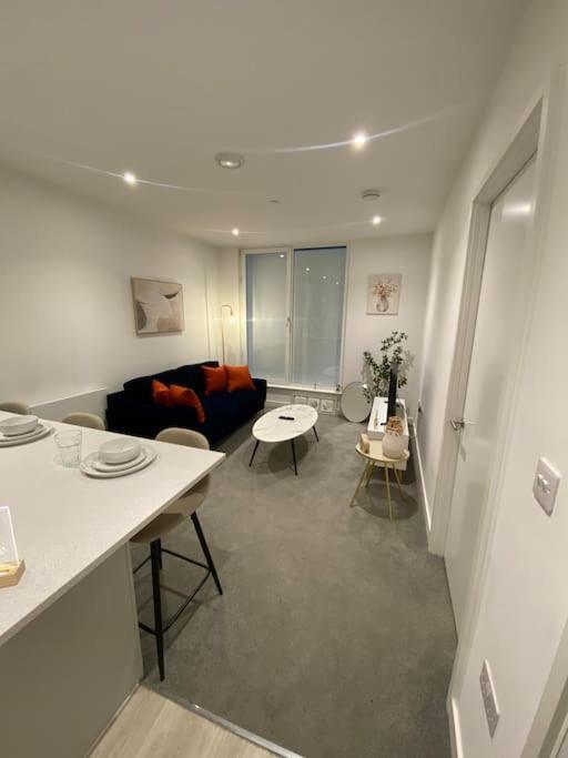 Modern Trafford 1Br Apartment-Free Parking-Cinema Room Manchester Eksteriør billede