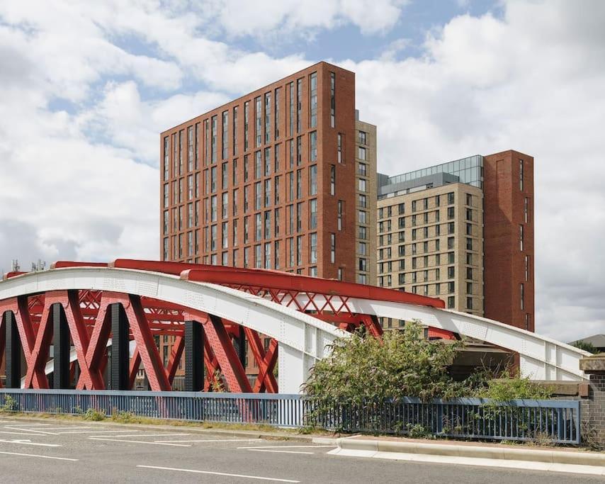 Modern Trafford 1Br Apartment-Free Parking-Cinema Room Manchester Eksteriør billede