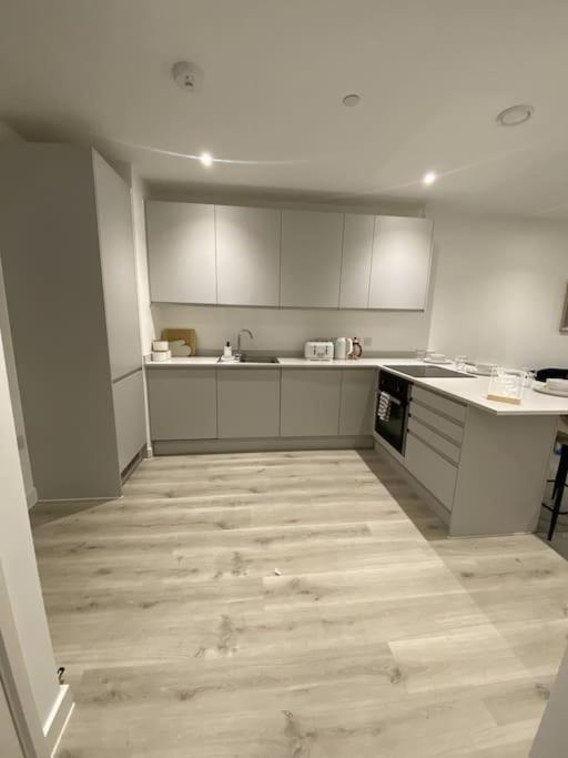 Modern Trafford 1Br Apartment-Free Parking-Cinema Room Manchester Eksteriør billede